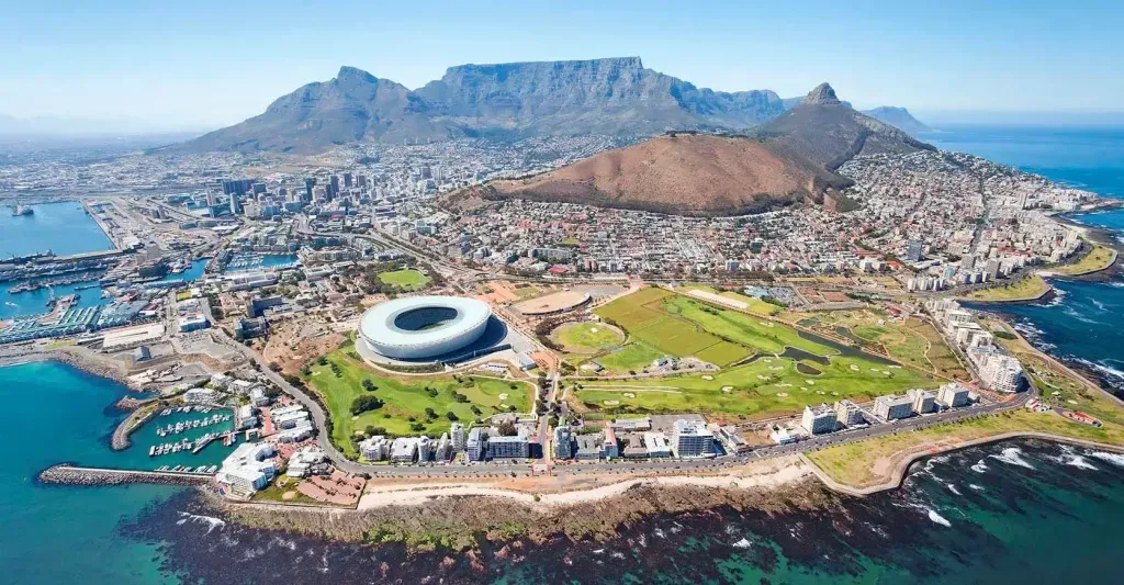 Croaziere Cape Town Africa de Sud - Table Mountain vedere aeriana cu stadionul